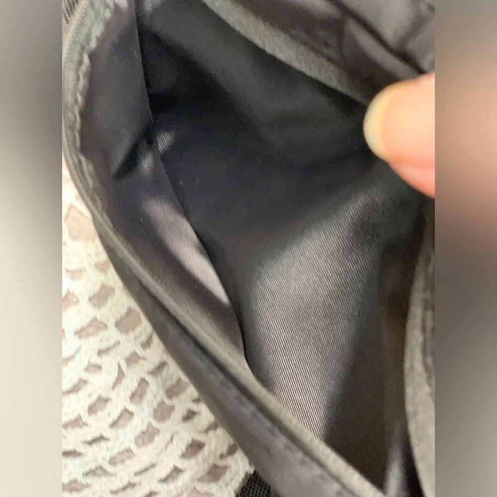 Black Men's or Women’s Belt Bag - Picture 3 of 4